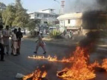 Pakistan'da Taliban militanları arasında çatışma çıktı