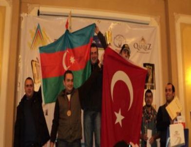 Şampiyonluk Kupası İle Tur Attılar