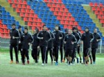 YAŞAR GÜNGÖR - Denizli Belediyespor Yaşar Güngör ile yollarını ayırdı