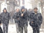 Van'da Kar Yağışı