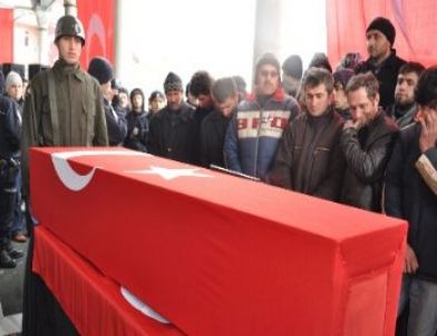 Çukurca'da Şehit Düşen Onbaşı Metin Çetin, Son Yolculuğuna Uğurlandı