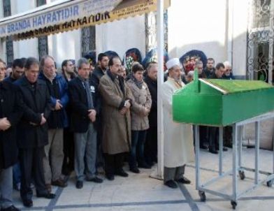 Genç Mimar Kalbine Yenik Düştü