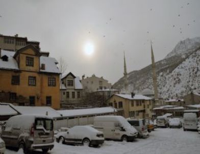 Gümüşhane’de Kar Yağışı Nedeniyle 204 Köy Yolu Ulaşıma Kapandı