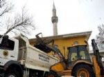 FETHI YAŞAR - Yenimahalle'de Ekipler Cami, Sağlık Ocağı, Okulların Önlerini Temizliyor