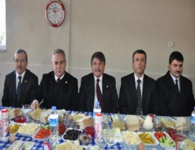 Ak Partili Vekiller Kırkağaç'ta