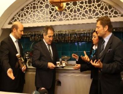 Bakan Günay Türk Kahvesi Pişirdi