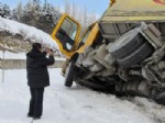 Çorum'da Kontrolden Çıkan Tır Devrildi