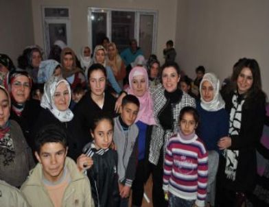 Ak Parti Heyetinden Depremzedelere Moral Ziyareti