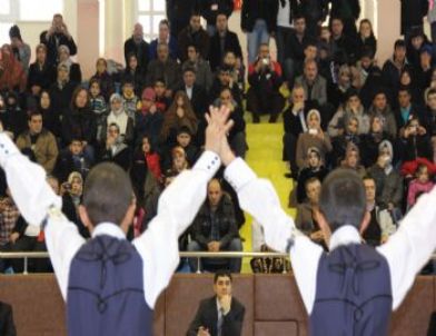 “Dadaş Üşümez” Dediler Eksi 31 Derece Soğukta Folklor Oynadılar