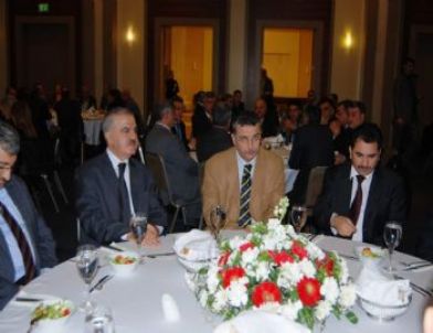 Eski İl Milli Eğitim Müdürüne Veda Yemeği