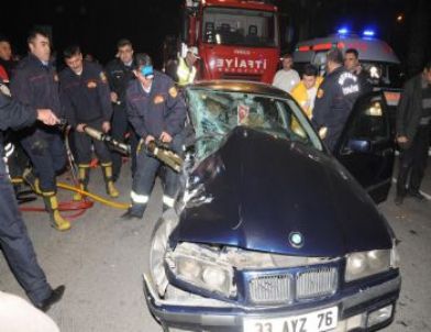 Polis Otosu Kaza Yaptı: 5 Yaralı