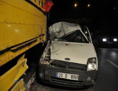 Tarsus'ta Trafik Kazası: 1 Ölü, 4 Yaralı