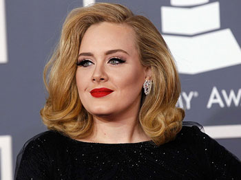 2012 Grammy'de İngiliz Şarkıcı Adele Geceye Damgasını Vurdu