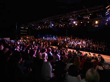 İstanbul Fashion Week’e Ünlü Yağdı