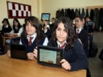 YAŞAR KARAYEL - Tablet Bilgisayarlar, 2013 Yılı Sonuna Kadar Bütün Liselere Dağıtılmış Olacak