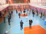 CELAL ATIK - Yozgat'ta Camide Kur'an Okuyan Diller, Spor Salonunda Marş Söylüyor