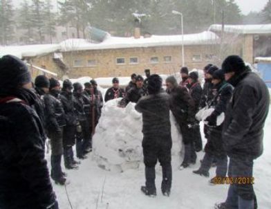 İzcilere Yardım Eli Uzatıldı