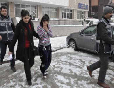 Kadın Hırsızları Güvenlik Kamerası Yakalattı