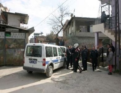 Polisten Kaçmaya Çalışırken Kaza Yaptılar