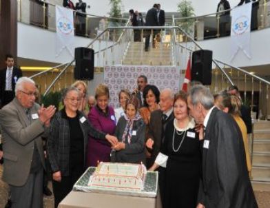 Yarım Asırlık Çiftlere Sevgililer Günü Kutlaması