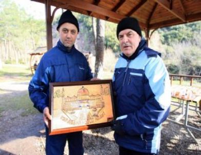 Başkan Karaosmanoğlu, Yürüyüş İçin Çınarlıdere'yi Mesken Tuttu