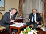 EBERHARD POHL - Büyükelçisi Pohl, Vali Altıparmak'ı Ziyaret Etti
