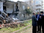 EKREM BÜYÜKATA - İzmir'de Ev Çöktü, Faciadan Dönüldü