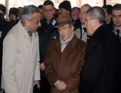 Komutanlar Cenazede Buluştu