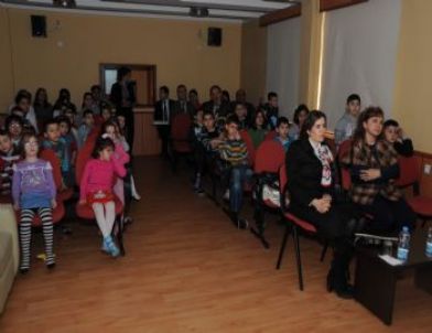 Sağlıklı Dişlere Sahip Çocuklar Konuşmayı Erken Öğreniyor