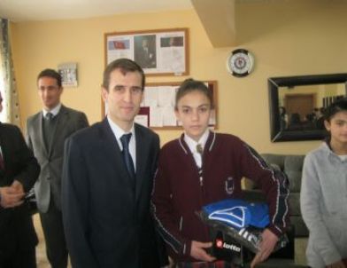 Çınar Kaymakamlığı'ndan 150 Öğrenciye Spor Malzemesi