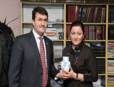 İşitme Engelliler Sanatla Hayata Tutunuyor