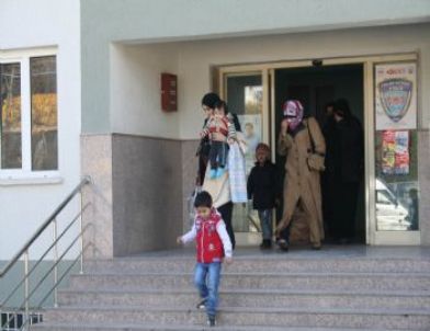 Ölmemek İçin Mayınlı Alandan Türkiye'ye Geldiler