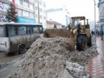 ALI GÖZEN - Turhal Belediyesi Kar Temizliğine Devam Ediyor