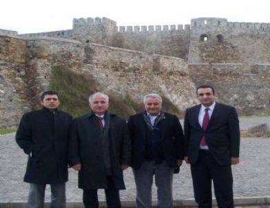 Vali Güngör Azim Tuna, Bozcaada’da Kaymakamlarla Bir Araya Geldi