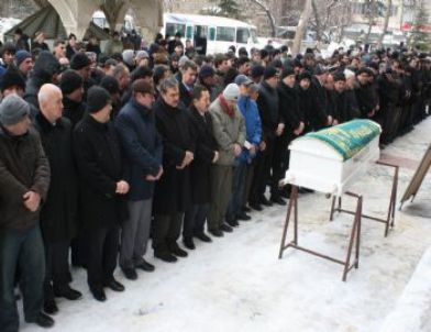 Bakan Eroğlu, Kavas'ın Cenaze Törenine Katıldı