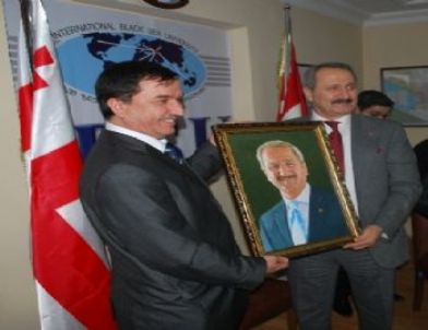 Çağlayan Uluslararası Karadeniz Üniversitesi’ni Ziyaret Etti