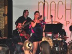 ELİF KARLI - Elif Karlı, Yeni Albümünün İlk Şarkılarını Machka'da Seslendirdi