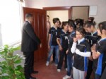 KAYGıSıZ - Kız Futbol Takımından İlçe Milli Eğitim Müdürü'ne Ziyaret