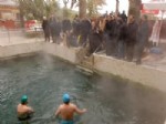 KARAHAYıT - Pamukkale’de Kar Altında Antik Havuz Keyfi