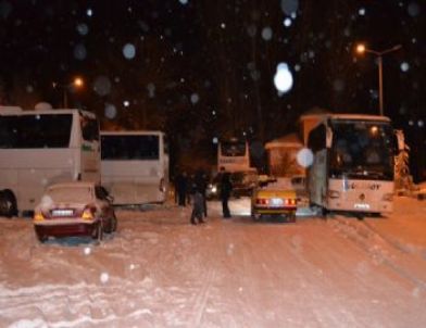 Bayburt'ta Trabzon ve Erzurum Yolları Ulaşıma Kapandı