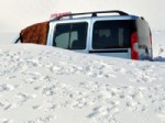GEBECELER - Kar ulaşımı felç etti... Yüzlerce araç mahsur kaldı...