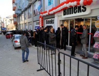 BİMEKS 22. Franchise Mağazası'nı Uşak'ta Açtı