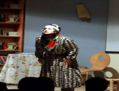 İmam Aziz Tan, Tiyatro Oyunu İle Anıldı