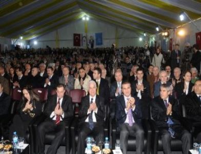 Rauf Denktaş’ın Adı, Şişli’de Kültür Merkezine Verildi