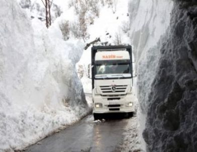 Tunceli-erzincan Karayolunda Çığ Tehlikesi Sürüyor