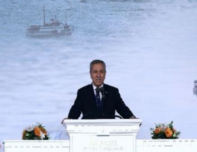 Arınç: Ak Parti Kadar Başarılı Siyasi Parti Örneği Yoktur