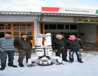 Gümüşhane'de Kar Sanata Dönüştü