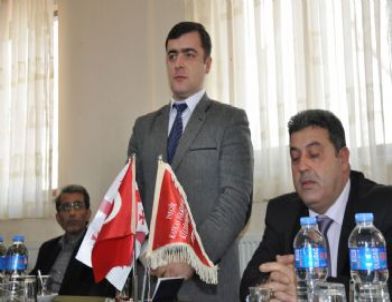 Gürcistanlı Bürokrattan Gürcü Öğrencilere Davet