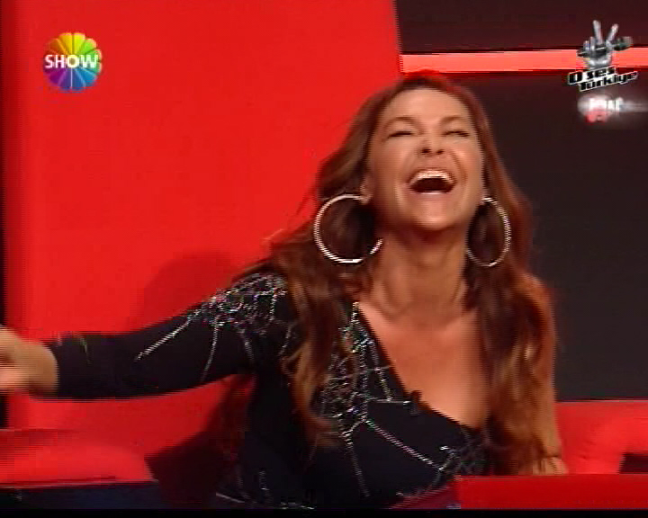 Hülya Avşar'dan Mustafa Sandal'a... 'Mustafa Öpüşelüm Mü?