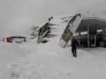 Kar Nedeniyle İstasyonun Çatısı Çözdü